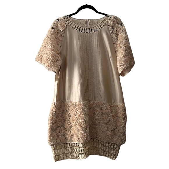 Rose detail party dress - Picture 2 of 7